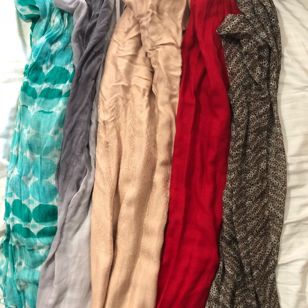 Lot of 5 scarves